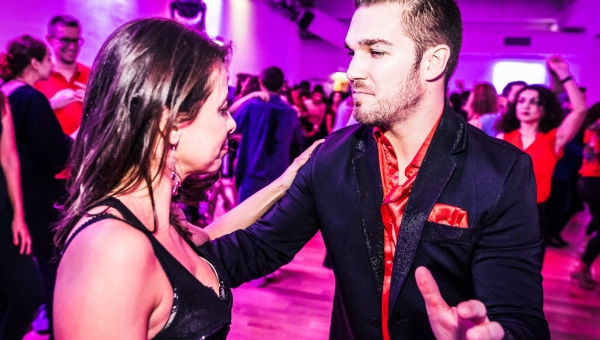 Comment faire danser une fille qui n'y connaît strictement rien ?!
